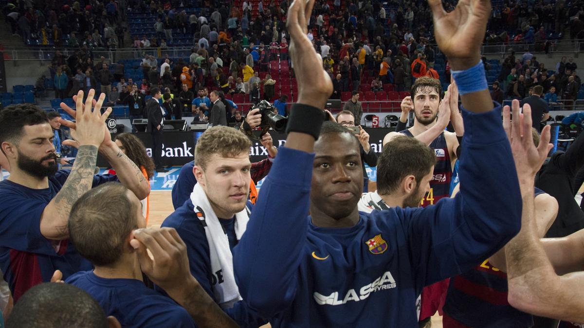 Los jugadores del Barça celebran su clasificación para semifinales