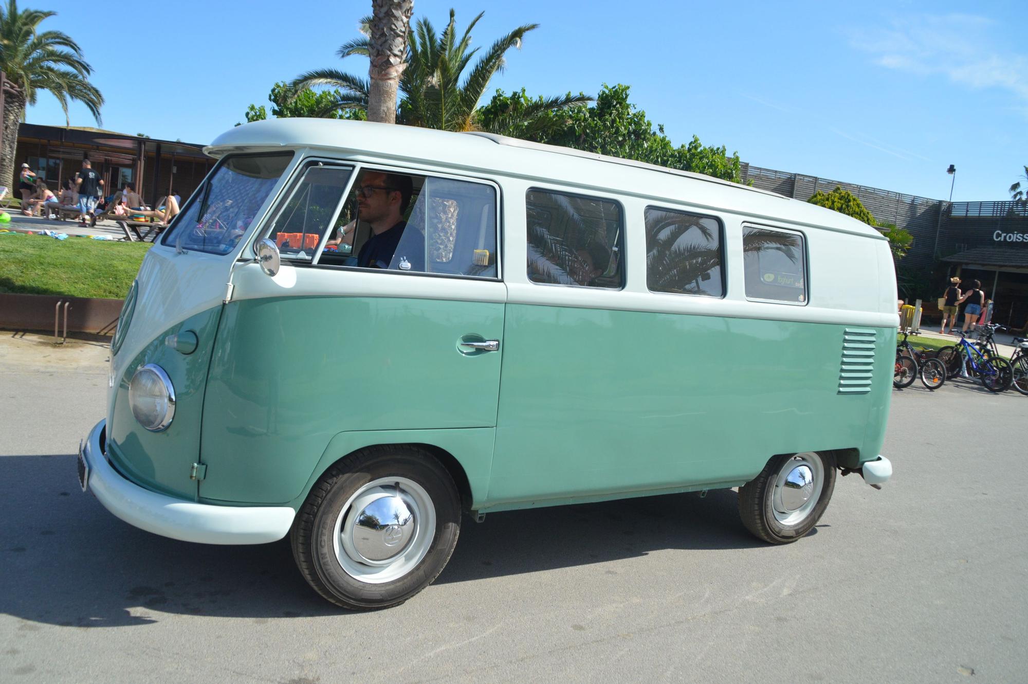 Ambient festiu amb novetat sostenible en la FurgoVolksWagen de La Ballena Alegre