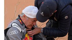 Sainz, decidido a seguir pese al fuerte golpe que sufrió al volcar su Audi