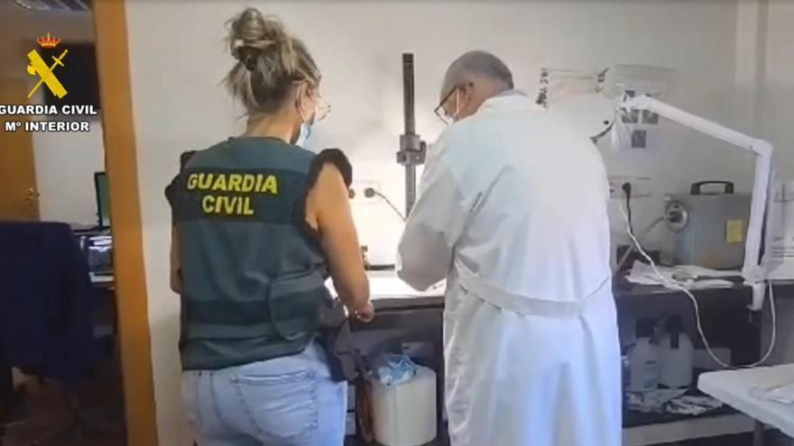 Imágenes del análisis en laboratorio del arma encontrada esta mañana en Mocejón