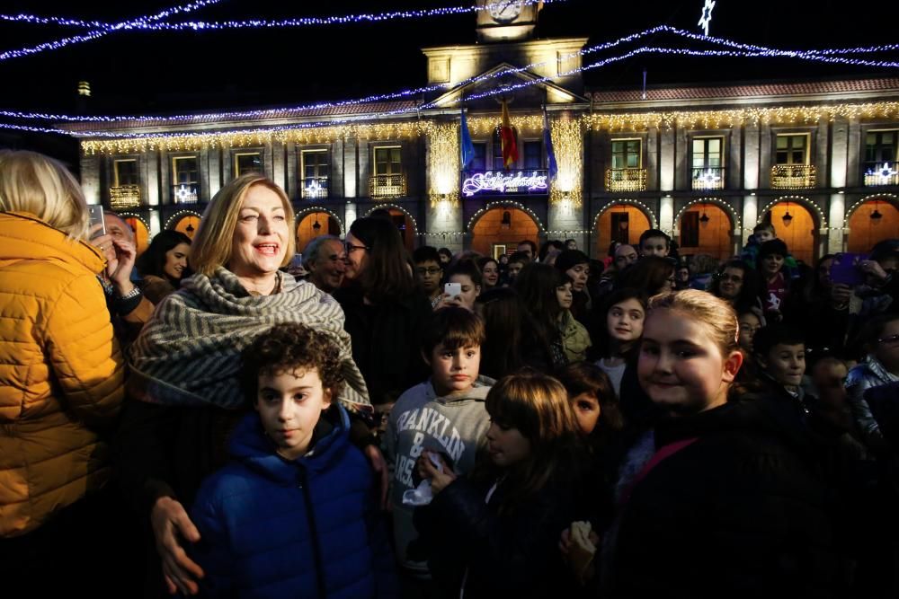 Encendido de las luces de Navidad en Avilés