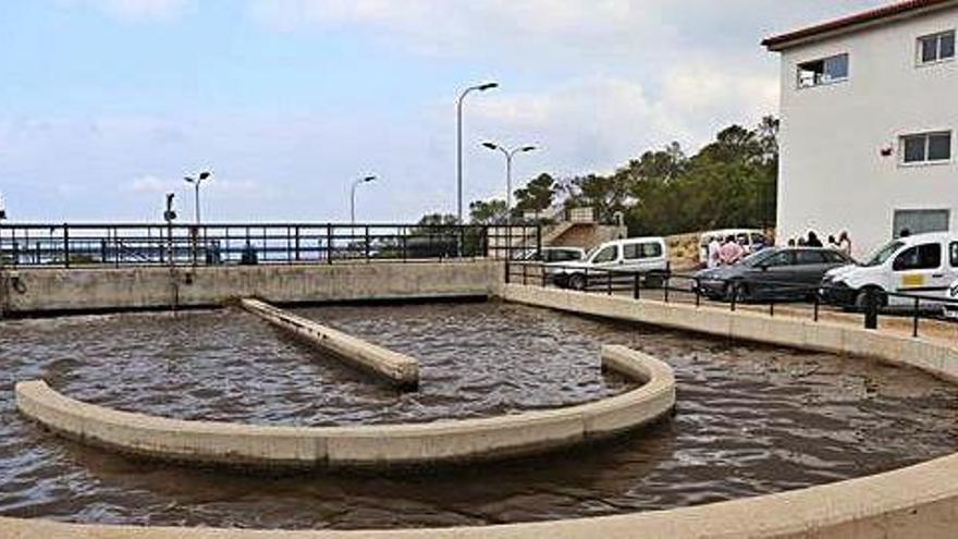 Parte de las instalaciones de la depuradora de Cala Tarida, en una imagen de archivo.