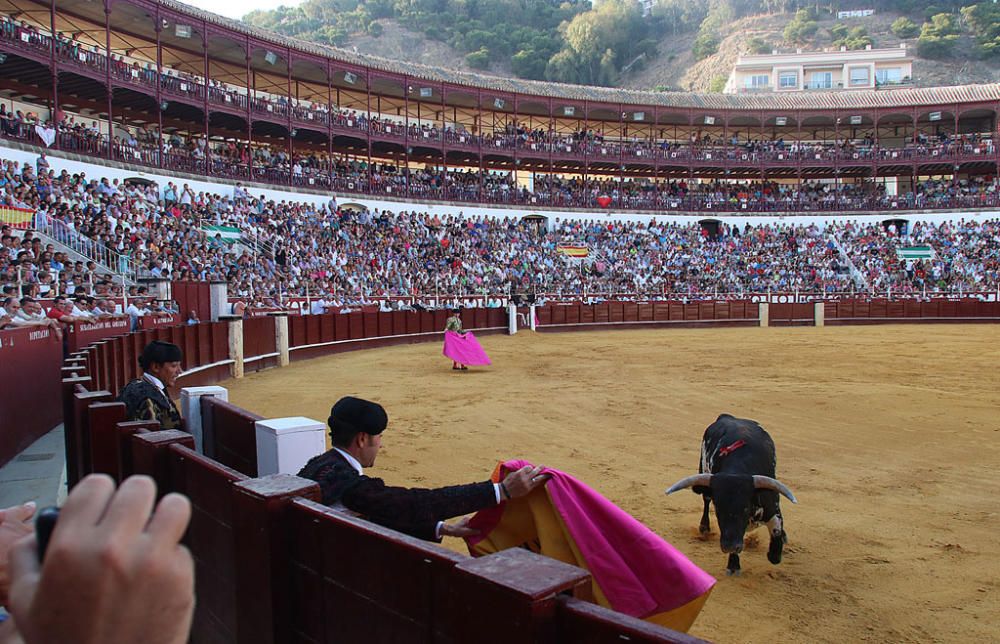 Más de siete mil personas presencian una final del Certamen de Escuelas Taurinas de buen nivel en la que el triunfador fue Miguel Aguilar y en la que también destacó el almeriense Jorge Martínez