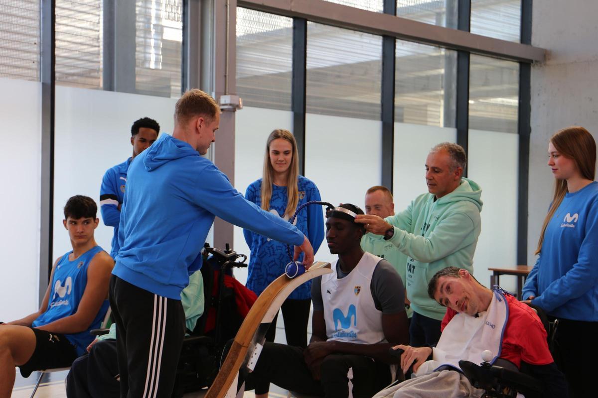Deportistas de Aspromivise y del Estudiantes Madrid en la exhibición de boccia.
