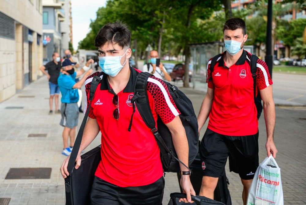 Llegada de los equipos a los hoteles