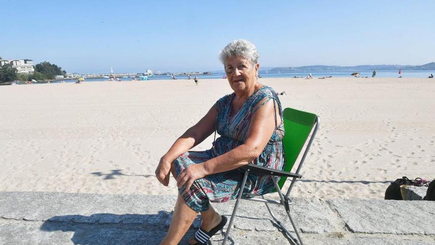 Santa Cristina, la playa compartida entre Oleiros y A Coruña mantiene su encanto familiar: "Aquí se está de maravilla"