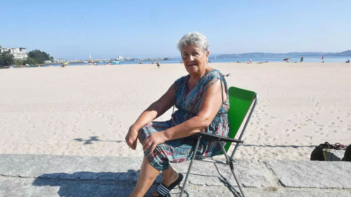 Santa Cristina, la playa compartida entre Oleiros y A Coruña mantiene su encanto familiar: "Aquí se está de maravilla"