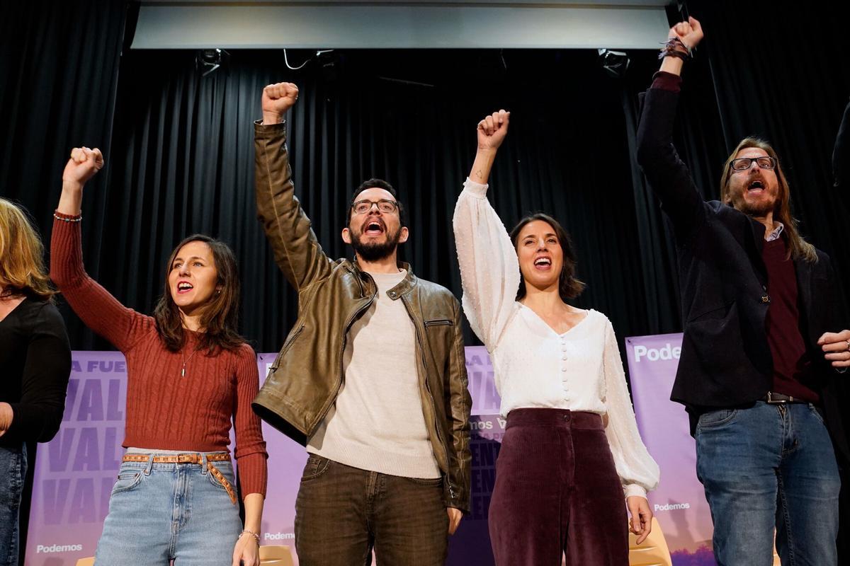Las dirigentes de Podemos Ione Belarra e Irene Montero, participan junto al candidato de Podemos-Alianza Verde en Castilla y León, Miguel Ángel Llamas en un acto de campaña en Valladolid el pasado sábado.