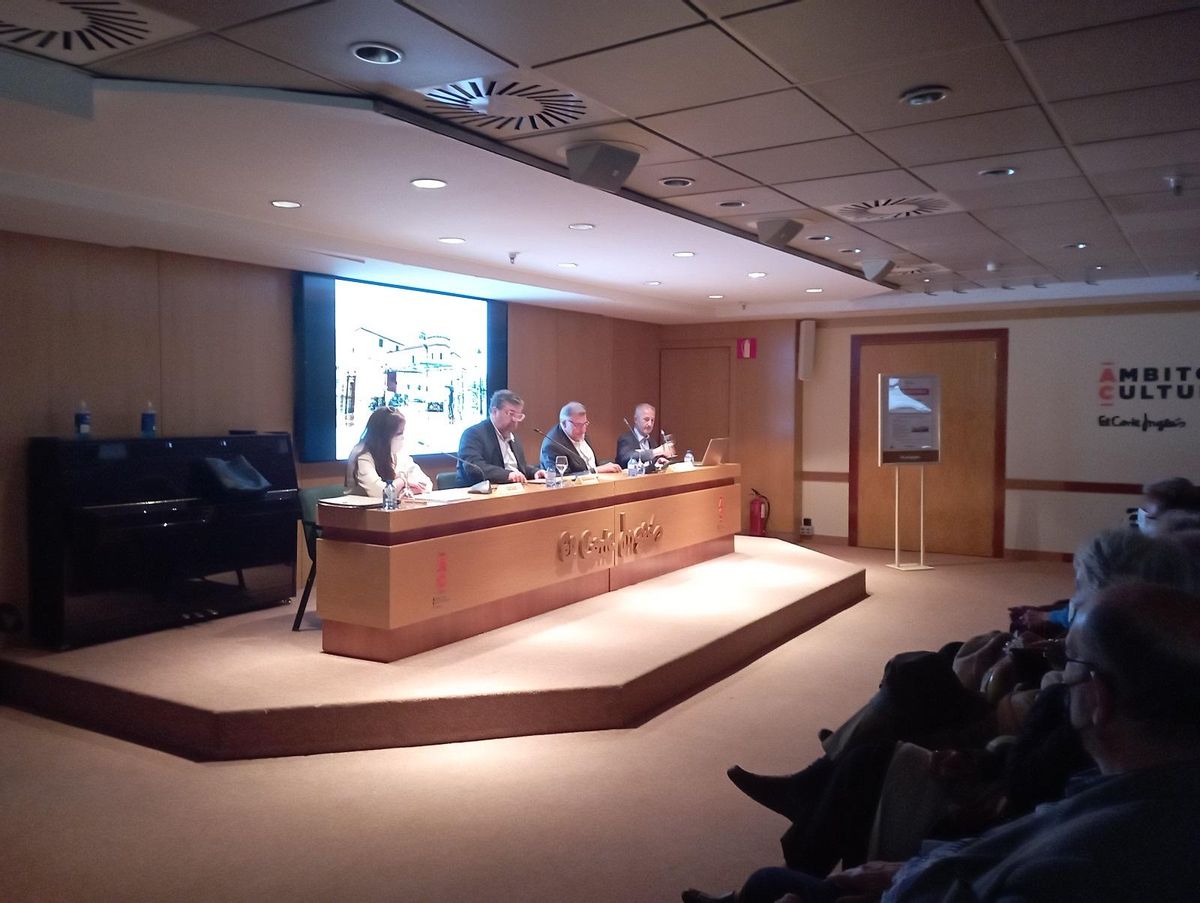 Un momento de la mesa redonda del martes en Ámbito Cultural de El Corte Inglés.