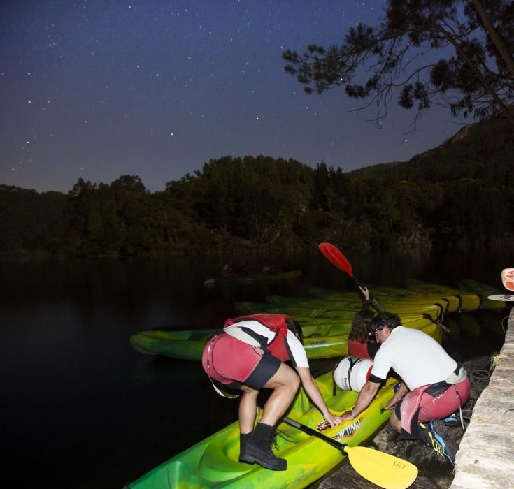 Recorrido fluvial nocturno en el Occidente surcando las aguas del río Navia y el Polea