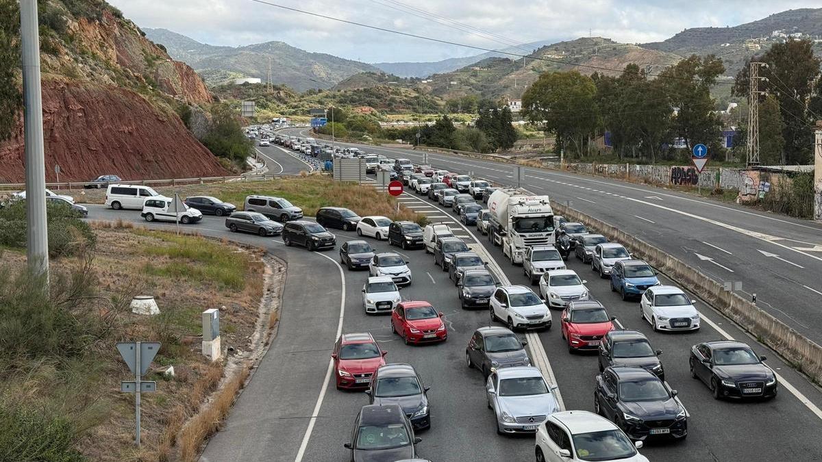 Tráfico colapsado en las carreteras de Málaga
