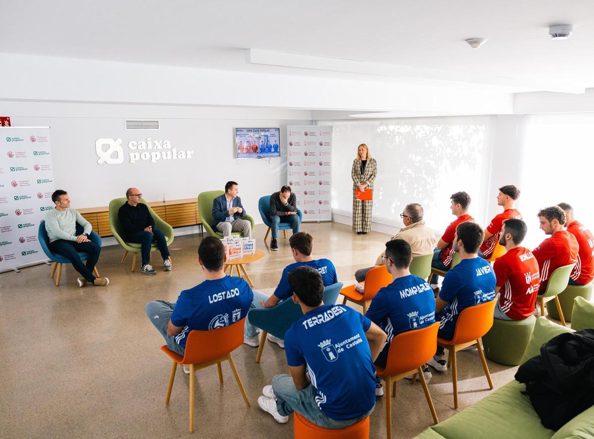 Els quatre equips s'han donat cita este matí en la seu de Caixa Popular per a presentar esta doble partida.