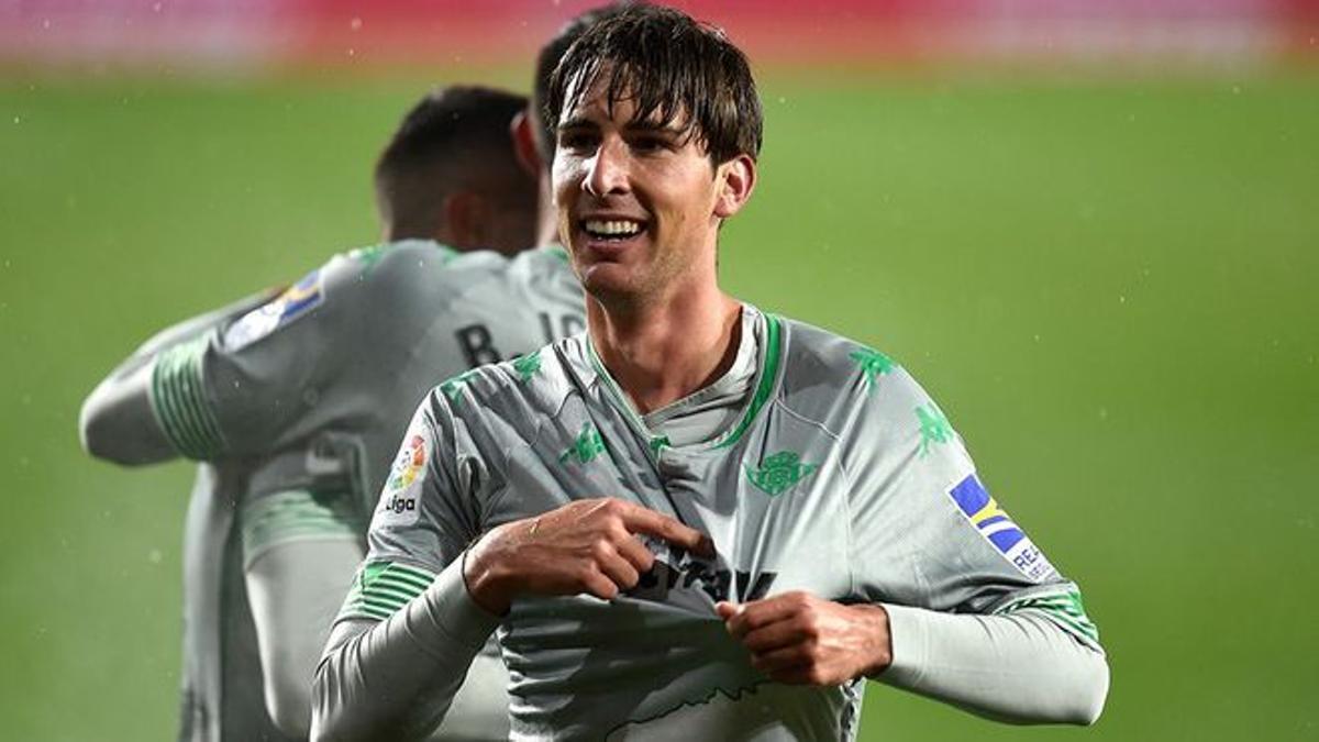 El Barça no exerceix l’opció de pròrroga de Miranda, que es queda en el Betis El Barça no exerceix l’opció de pròrroga de Miranda, que es queda en el Betis