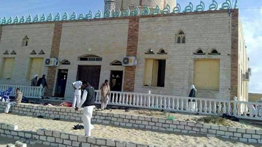 L&#039;exterior de la mesquita atacada.