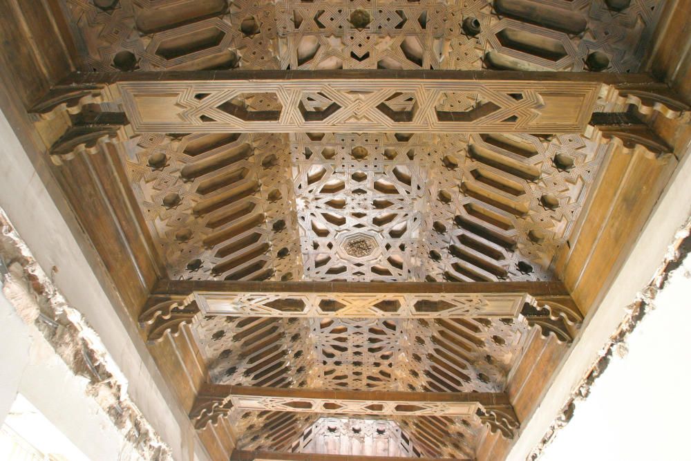 En 2004, el Ayuntamiento de Málaga empieza a rehabilitar el interior del edificio para recuperar sus armaduras y el artesonado de madera de los techos