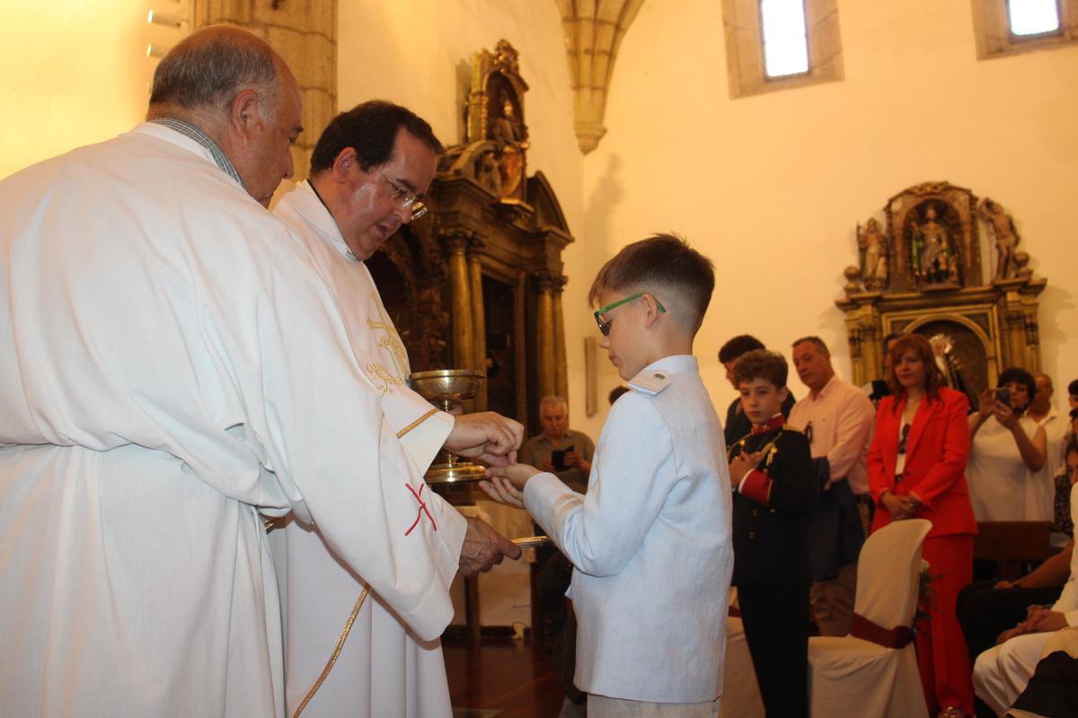 Los niños de Puebla reciben su Primera Comunión