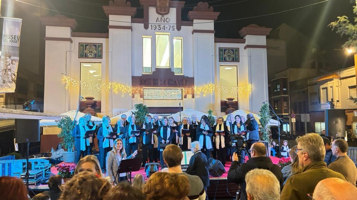 Almassora se llenó de espíritu navideño este domingo.