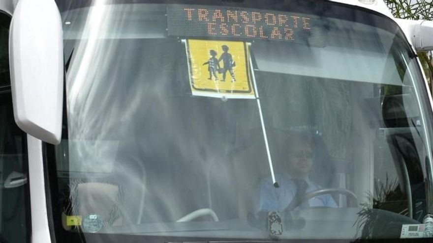 Foto de archivo de un autobús escolar.