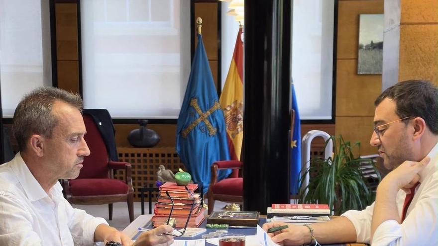 PSOE e IU exhiben sintonía de discurso a las puertas del debate sobre el estado de la región