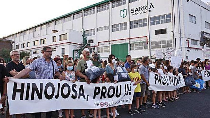 Fa dues setmanes els veïns van manifestar-se contra les pudors i sorolls d&#039;Hinojosa.