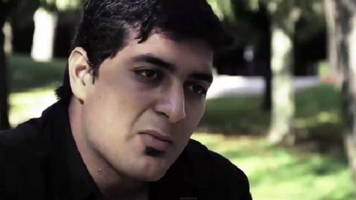 Umair Dar és de Panjab (Pakistan), va arribar a Catalunya als 15 anys i resideix a Badalona.