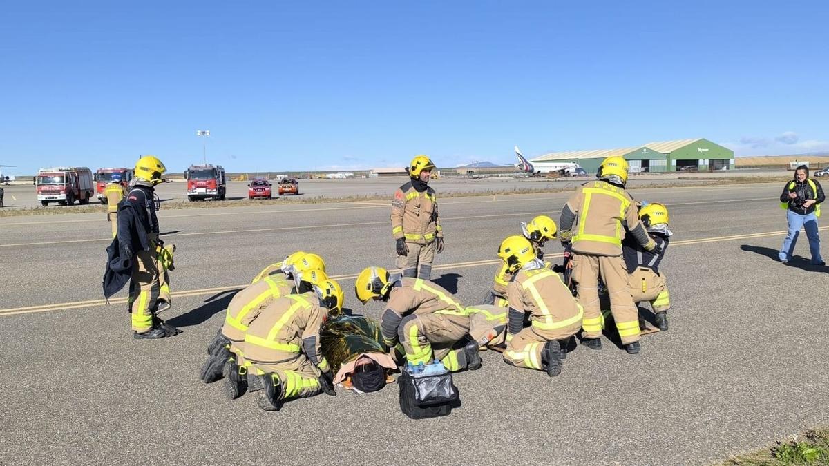 Simulacro de accidente aéreo en el aeropuerto de Alguaire