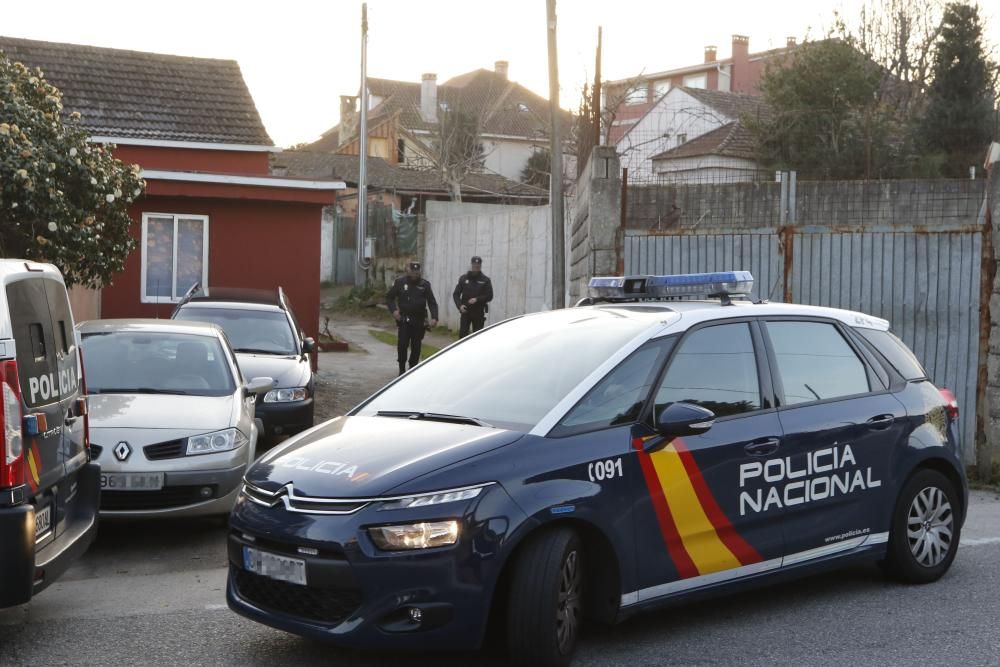 Las pesquisas policiales se trasladaron del lugar donde apareció el cadáver a la casa de la víctima