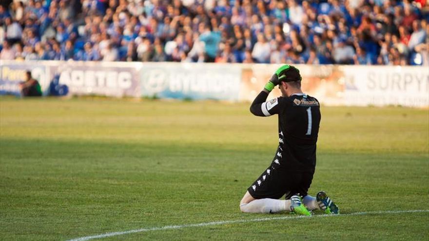 El Cacereño sale a recuperar por la vía rápida la plaza en Segunda B