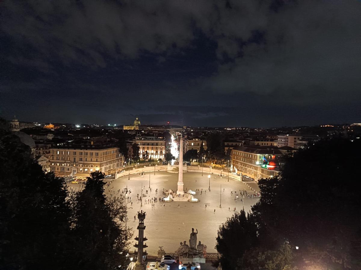 La ciudad de Roma, de noche.