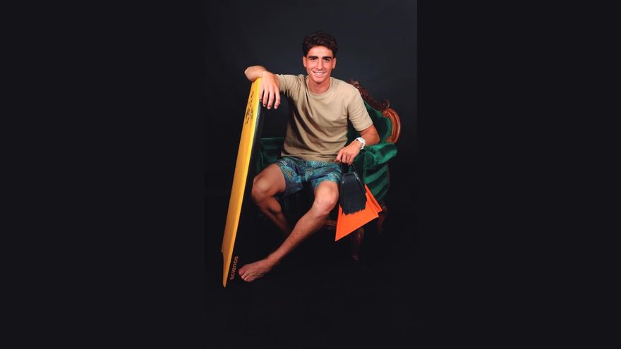 El canario Armide Soliveres, campeón del mundo de bodyboard, portada de la revista Con Estilo