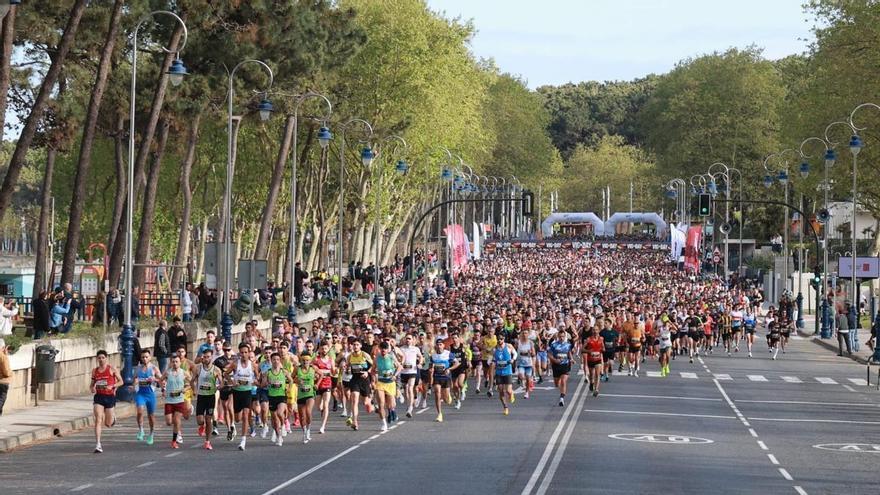 Quique Blanco se impone en la Mini-Bay tras un final apretado y logra el primer puesto en los 10 kilómetros