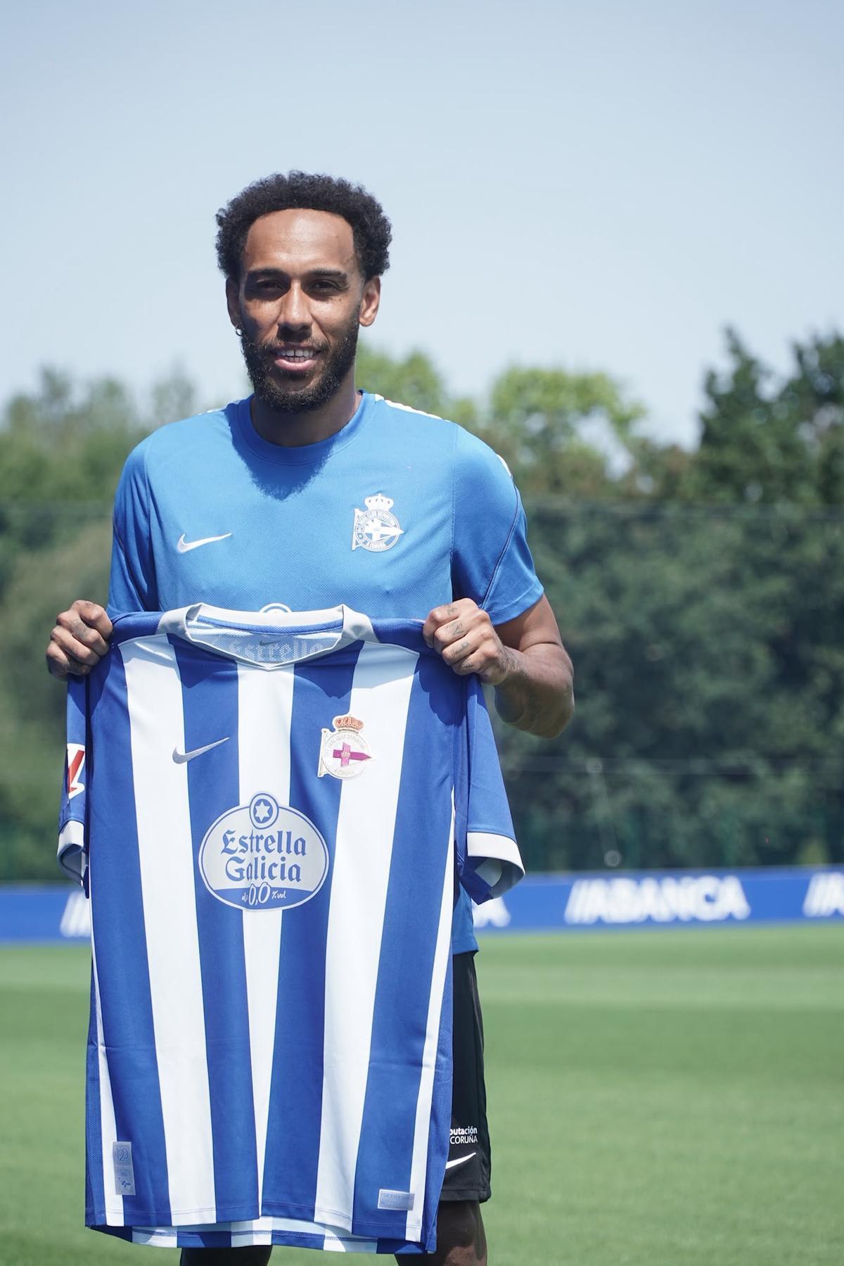 El Deportivo presenta a Aubameyang