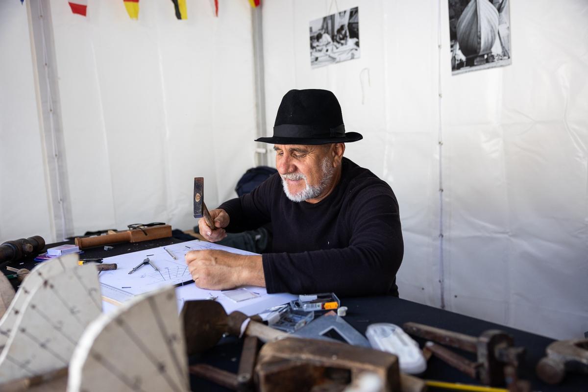 Agustín Jordán es el maestro carpintero conejero que construyó el 'Bóreas'.