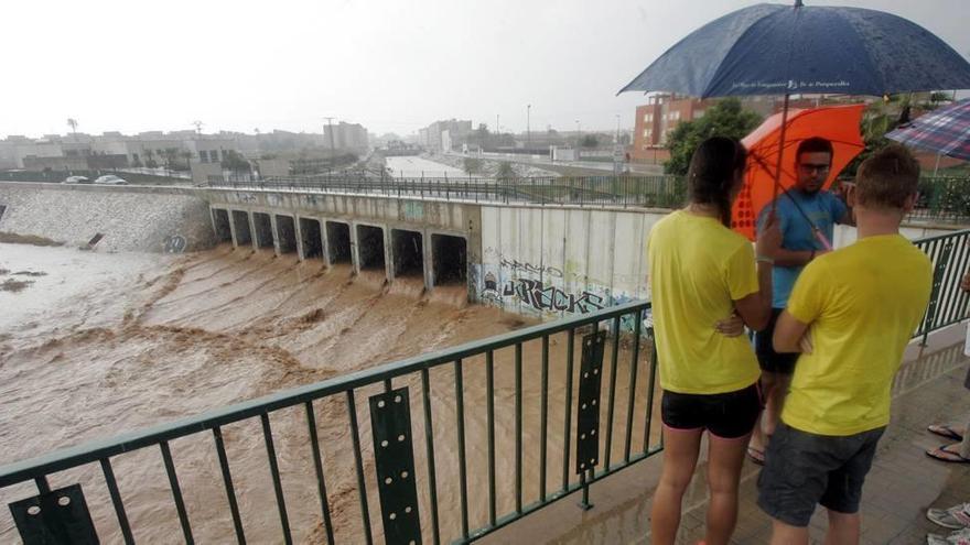 Cartagena quiere &#039;secar&#039; las lluvias