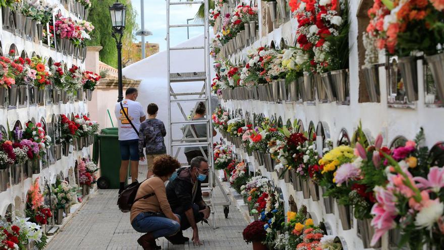Ibiza amplía el horario de los cementerios para la fiesta de Tots Sants