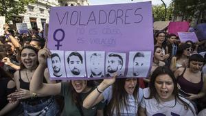 rjulve43262056 valencia 10 5 2018 sociedad  la manada  protesta estudiantes181022161707