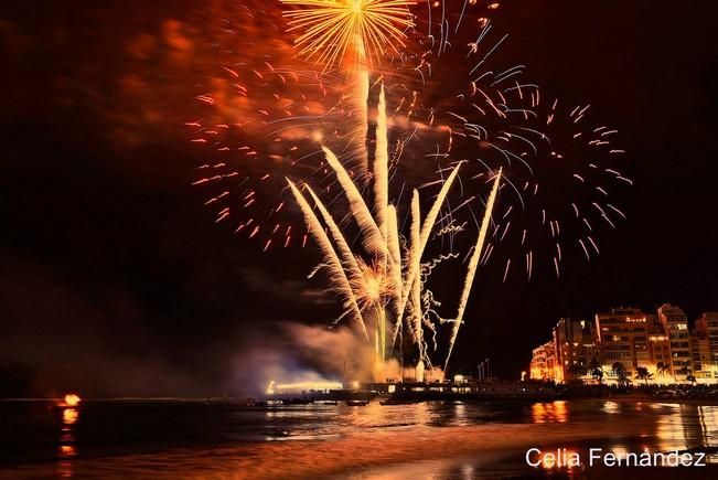 Espectáculo de fuegos artificiales tras el entierro de la sardina