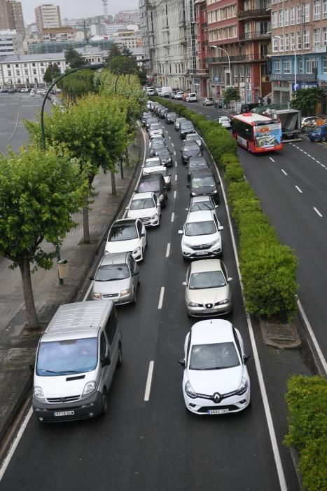 Protesta de taxistas coruñeses contra Uber y Cabify