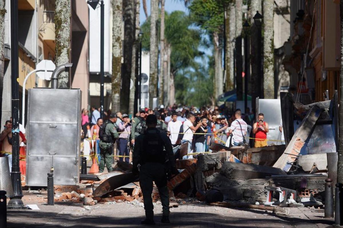 Imágenes del terremoto de magnitud 7,4 que ha sacudido a la mayor parte de Colombia Imágenes del terremoto de magnitud 7,4 que ha sacudido a la mayor parte de Colombia