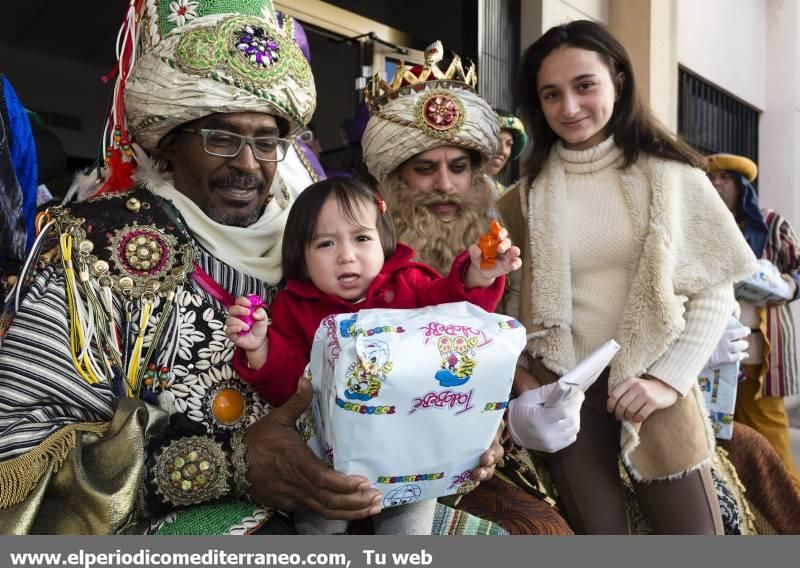 Los Reyes Magos reparten regalos en la provincia