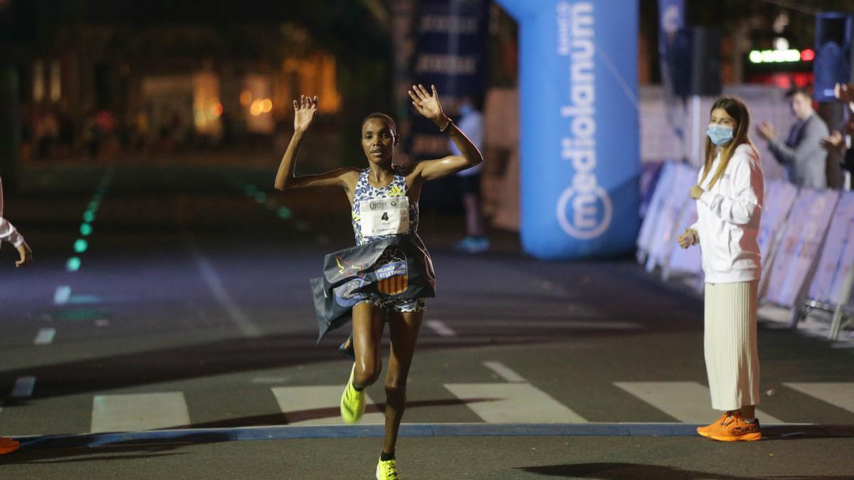 Búscate en la 15K Nocturna 2021