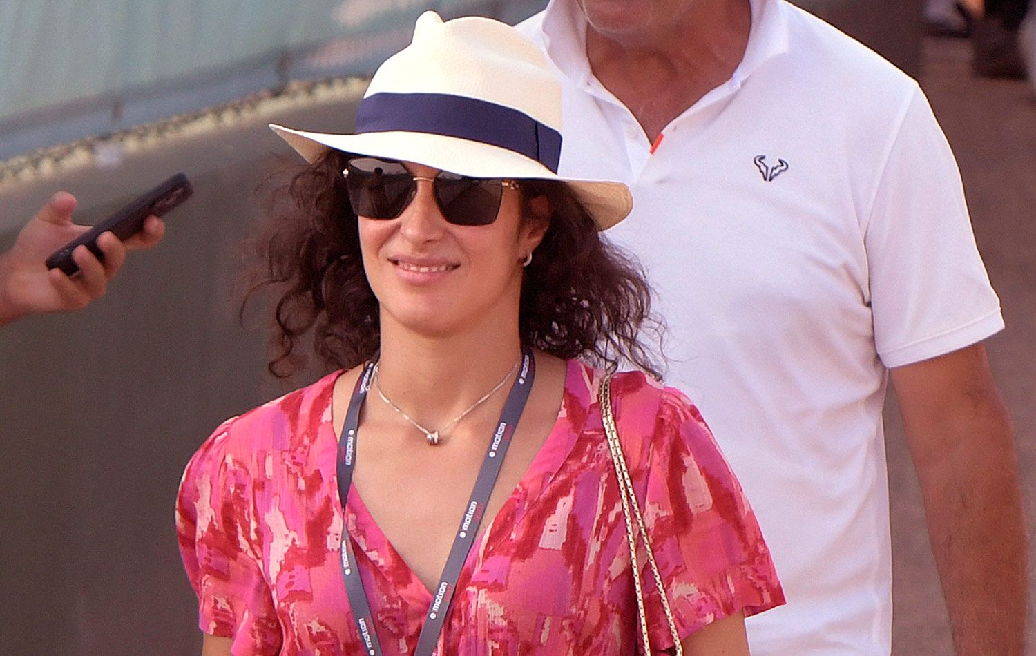 Xisca Perelló, sombrero y vestido estampado en Mallorca