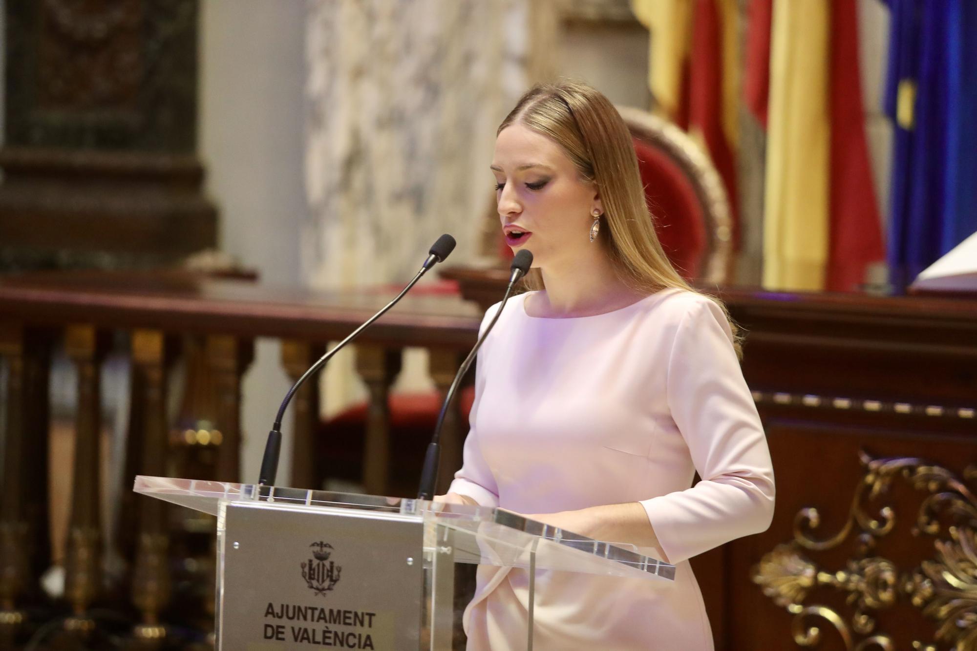 Fallera mayor y corte se suman a la lectura de la Constitución