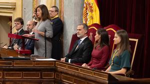 Francina Armengol durante su discurso en el Congreso, en presencia de los Reyes
