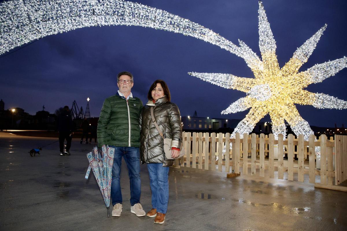 José Luis Pastur y Lucía Cortina, con la estrella a sus espaldas.