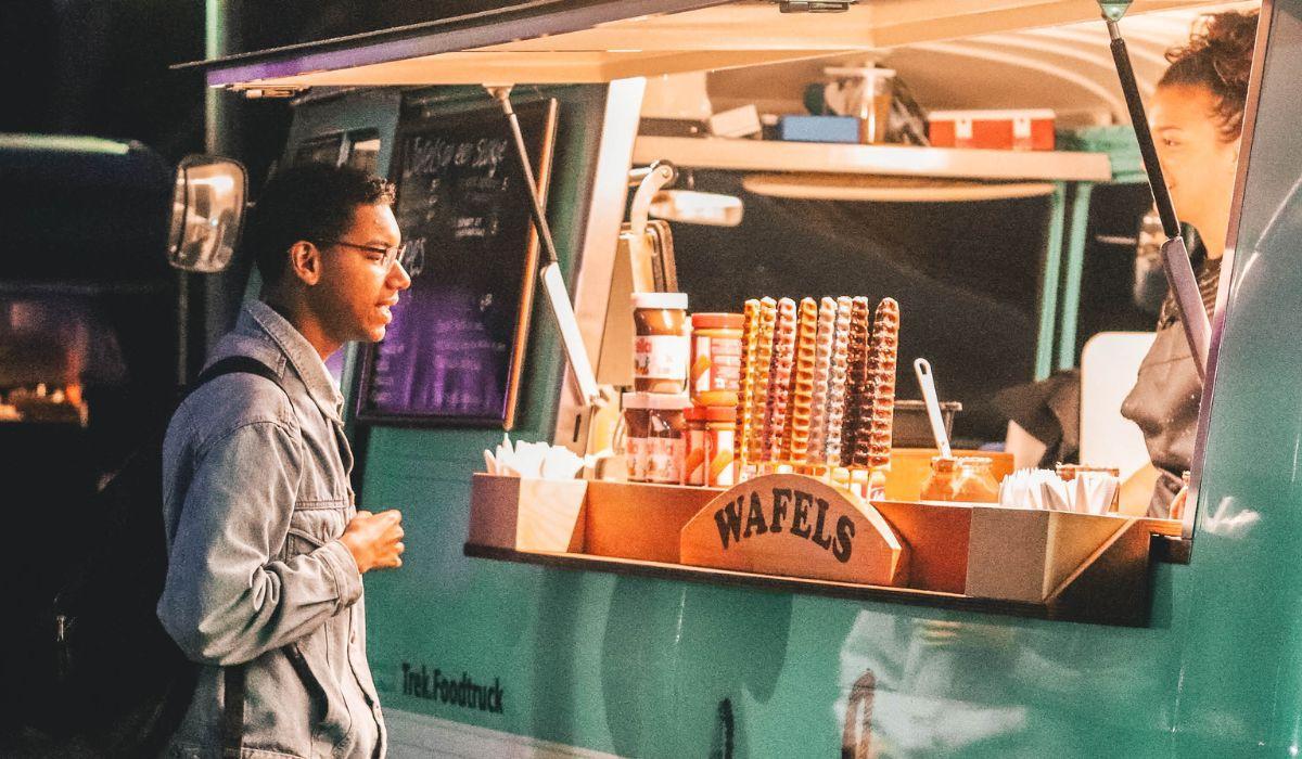 El Street Food Market vuelve a Alicante con 12 foodtrucks y música en directo
