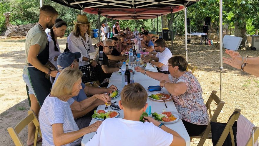Dinar popular de l'Aplec de Sant Benet de Tossa de Mar.