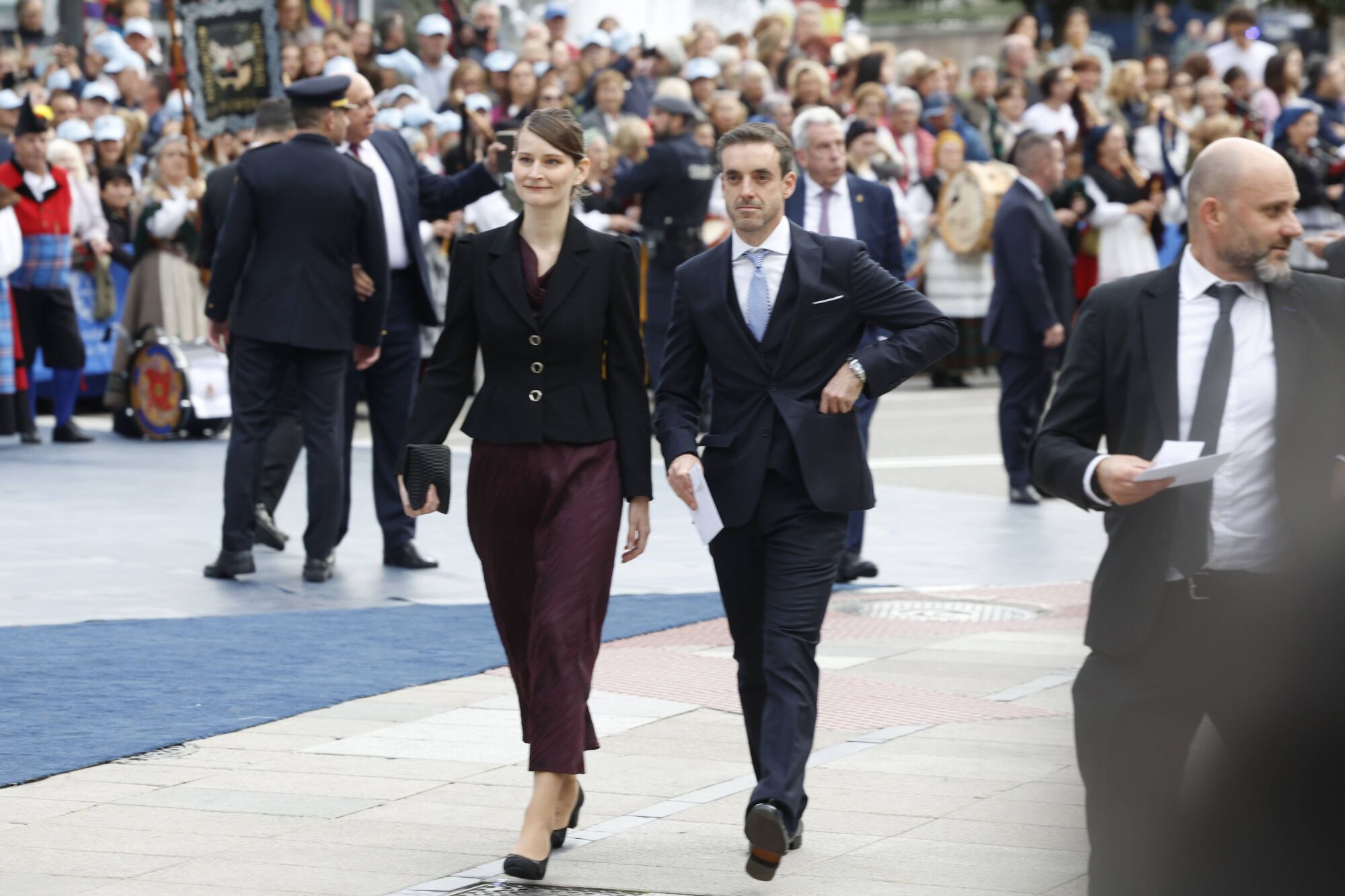  Así fue la llegada de los invitados a los premios "Princesa de Asturias" y su paso por la alfombra azul