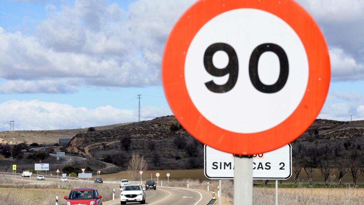 La eliminación del margen para adelantar en carreteras convencionales ha sido uno de los aspectos más polémicos durante su tramitación parlamentaria.