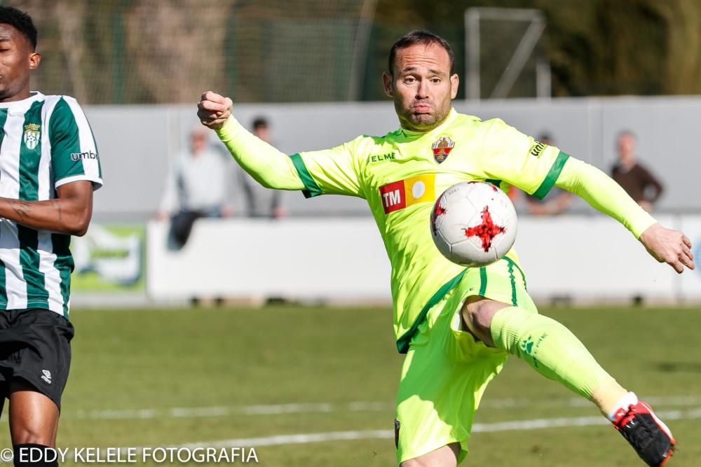 El Elche vuelve a las andadas y cae derrotado en Peralada (1-0).